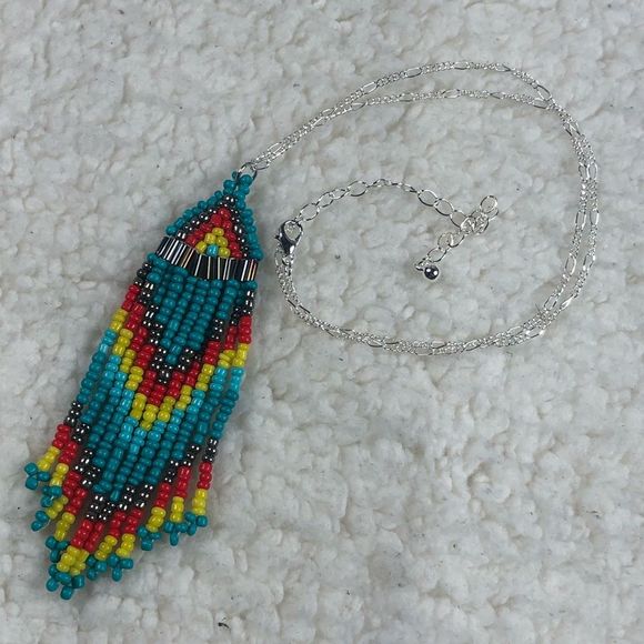 Tribal design multicolor beads on silver chain, gorgeous piece - Picture 3 of 5